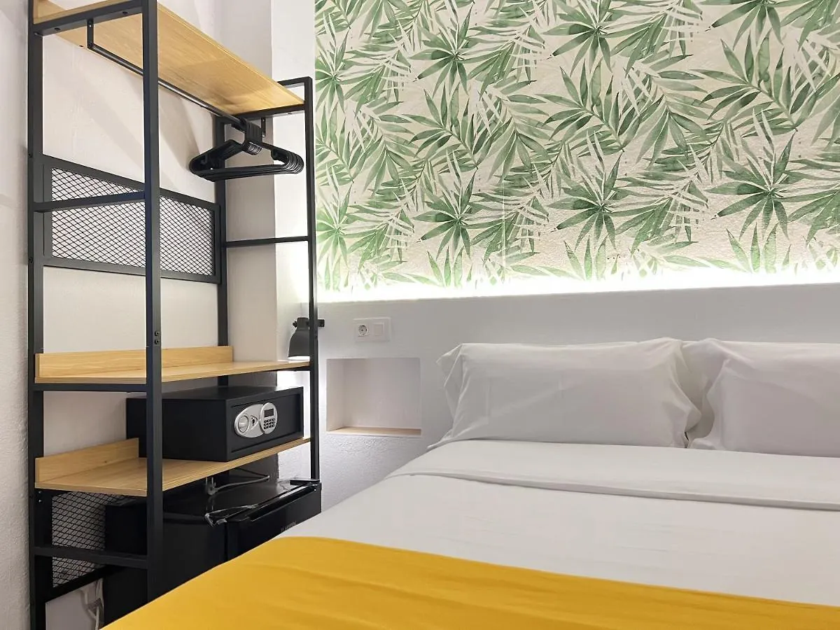 Nanit Rooms Ibiza Hostal Santa Eularia des Riu 3*,  İspanya